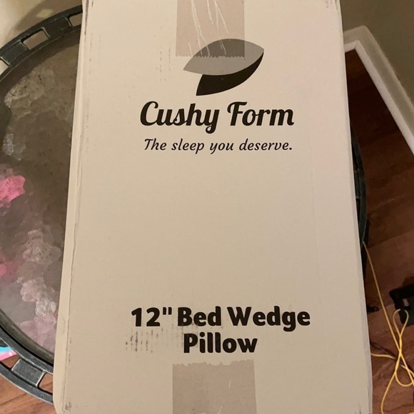Other - 𝅺Cushy form 12” Wedge pillow, NWOT